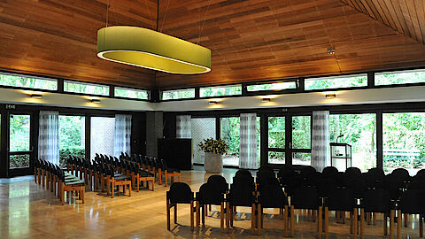 Aula binnen van begraafplaats Eikenhof